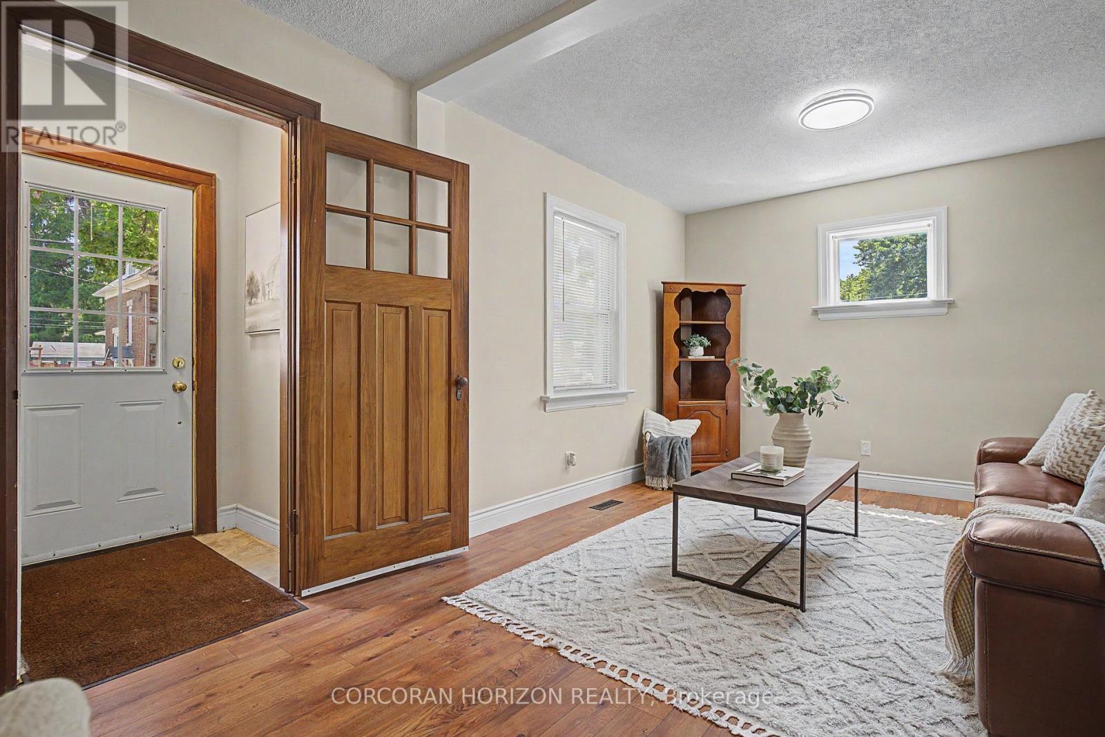 80 BLUCHER STREET - 4