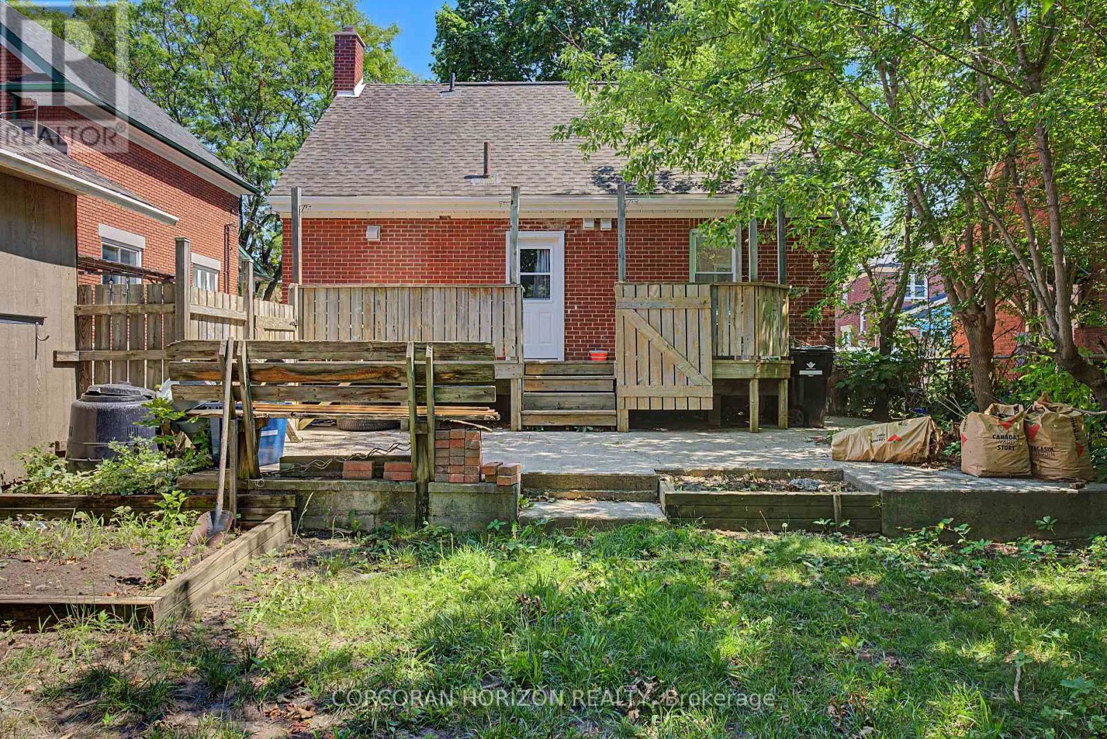 80 BLUCHER STREET - 44