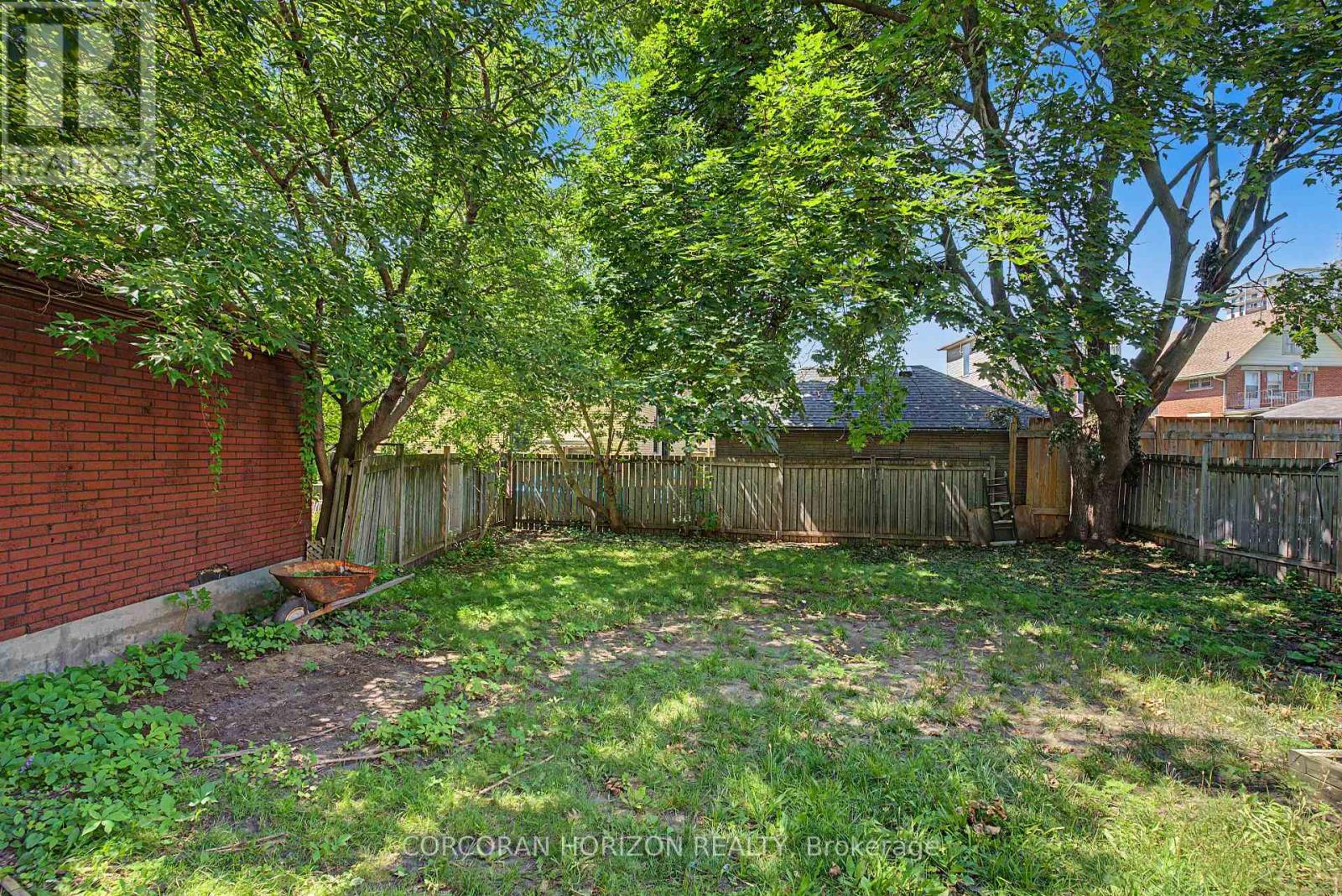 80 BLUCHER STREET - 46