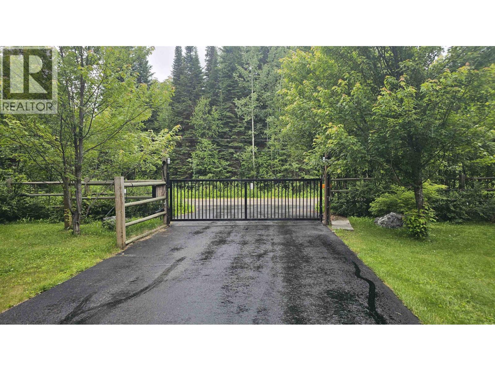 8600 SOLITUDE ROAD - 5