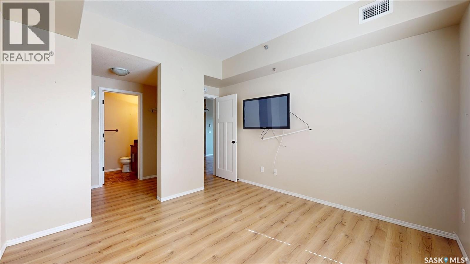 #415 1220 Blackfoot DRIVE - 12