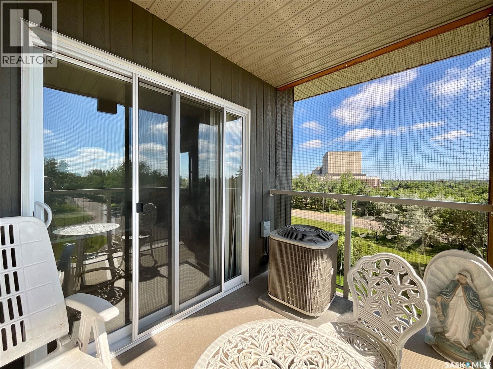 #415 1220 Blackfoot DRIVE - 23