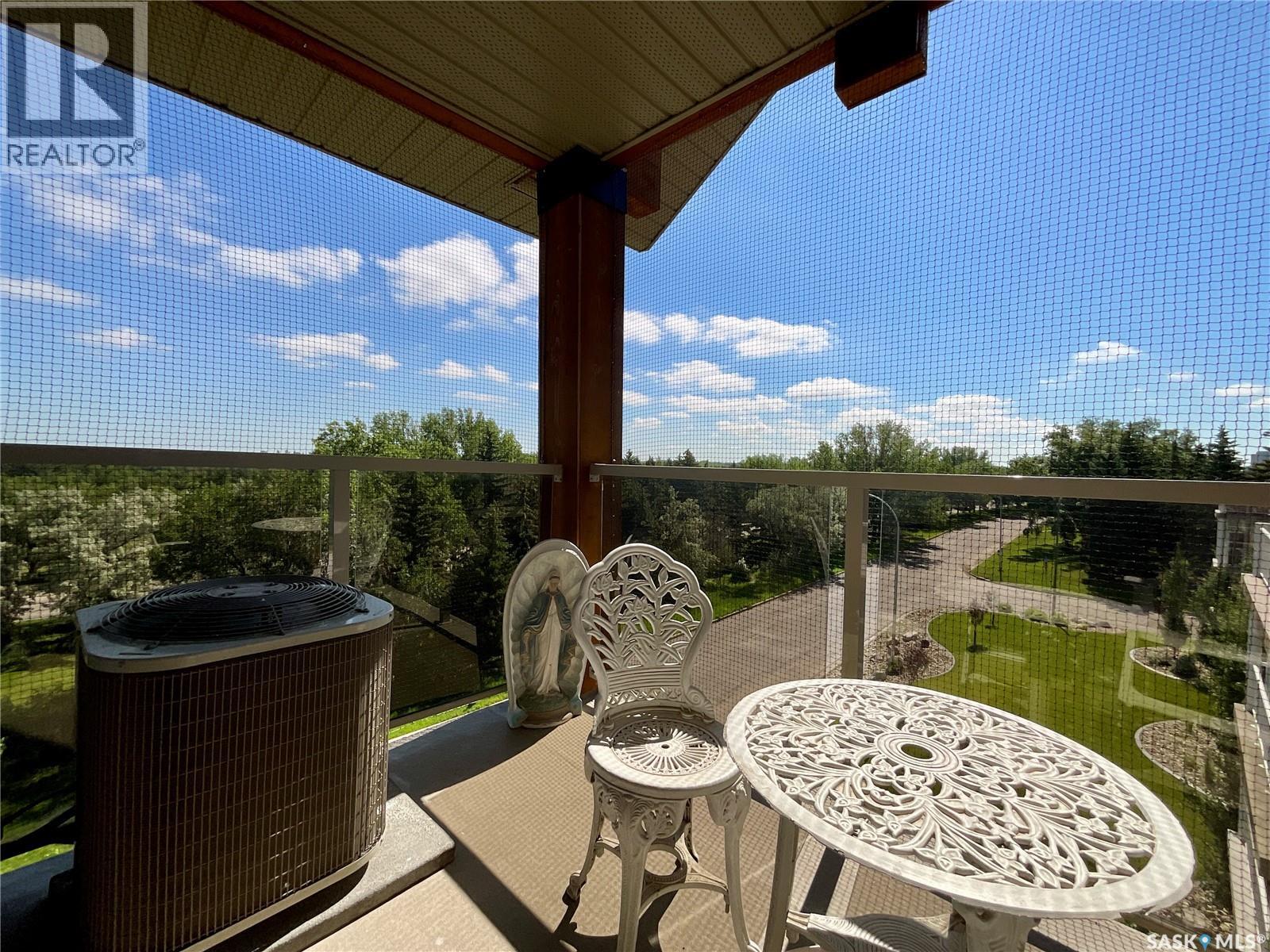 #415 1220 Blackfoot DRIVE - 24