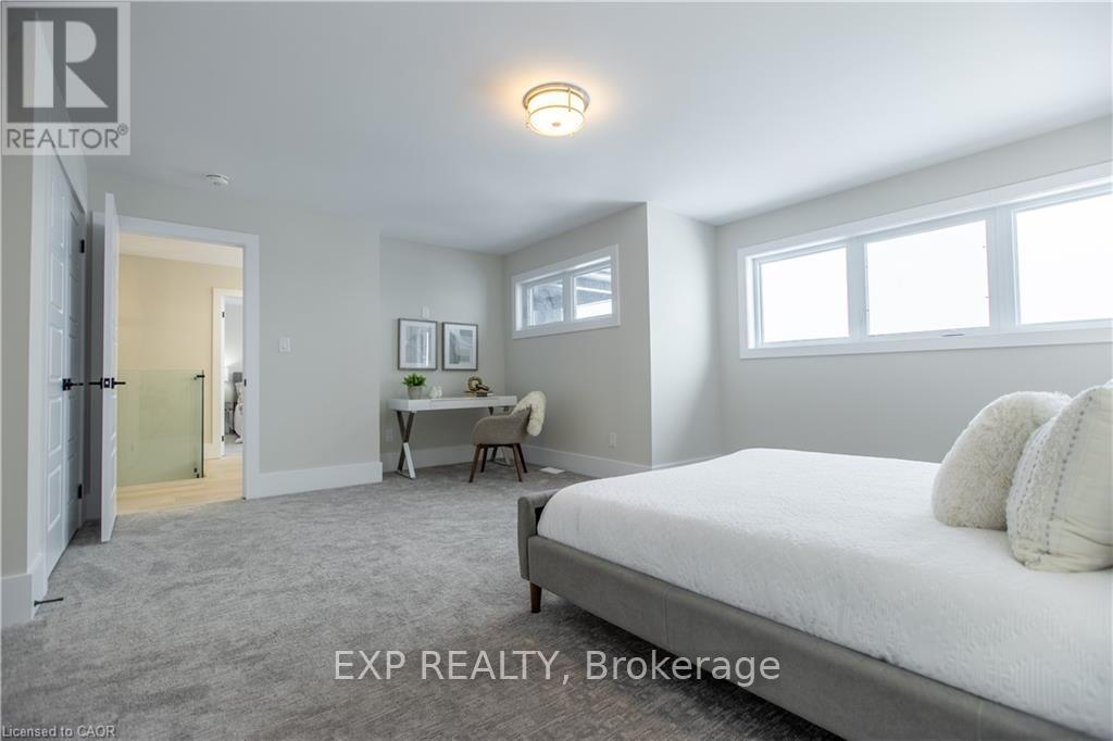 2 AVERY PLACE - 32