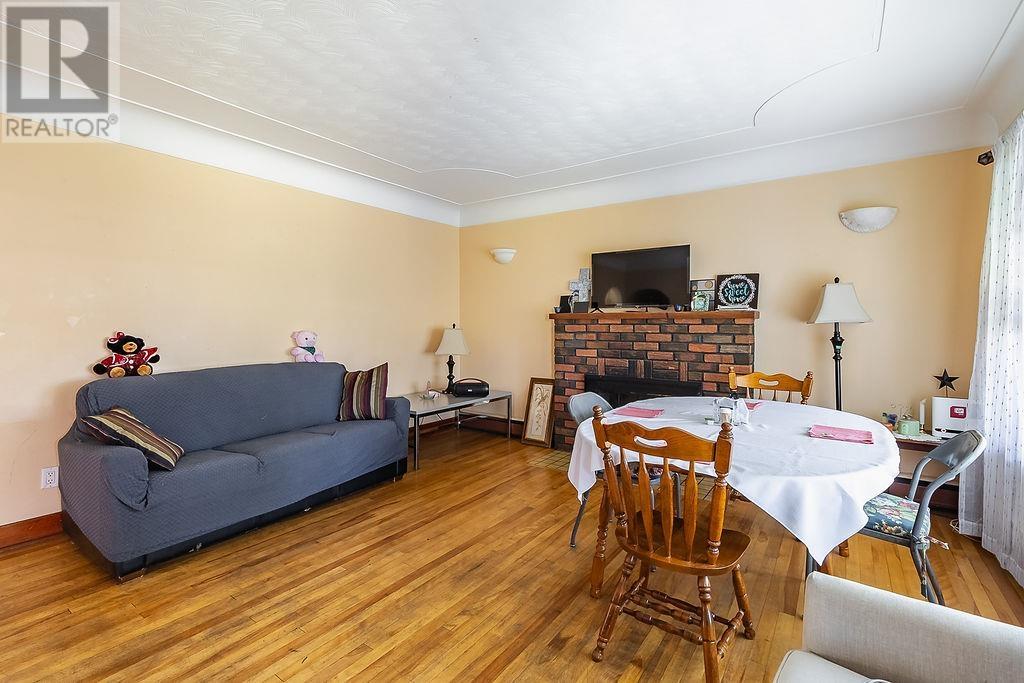 928 Great Northern RD - 9
