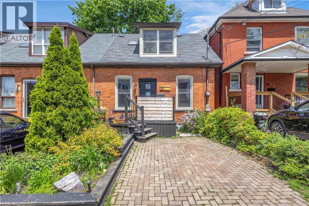 30 SUNSET Avenue - 1
