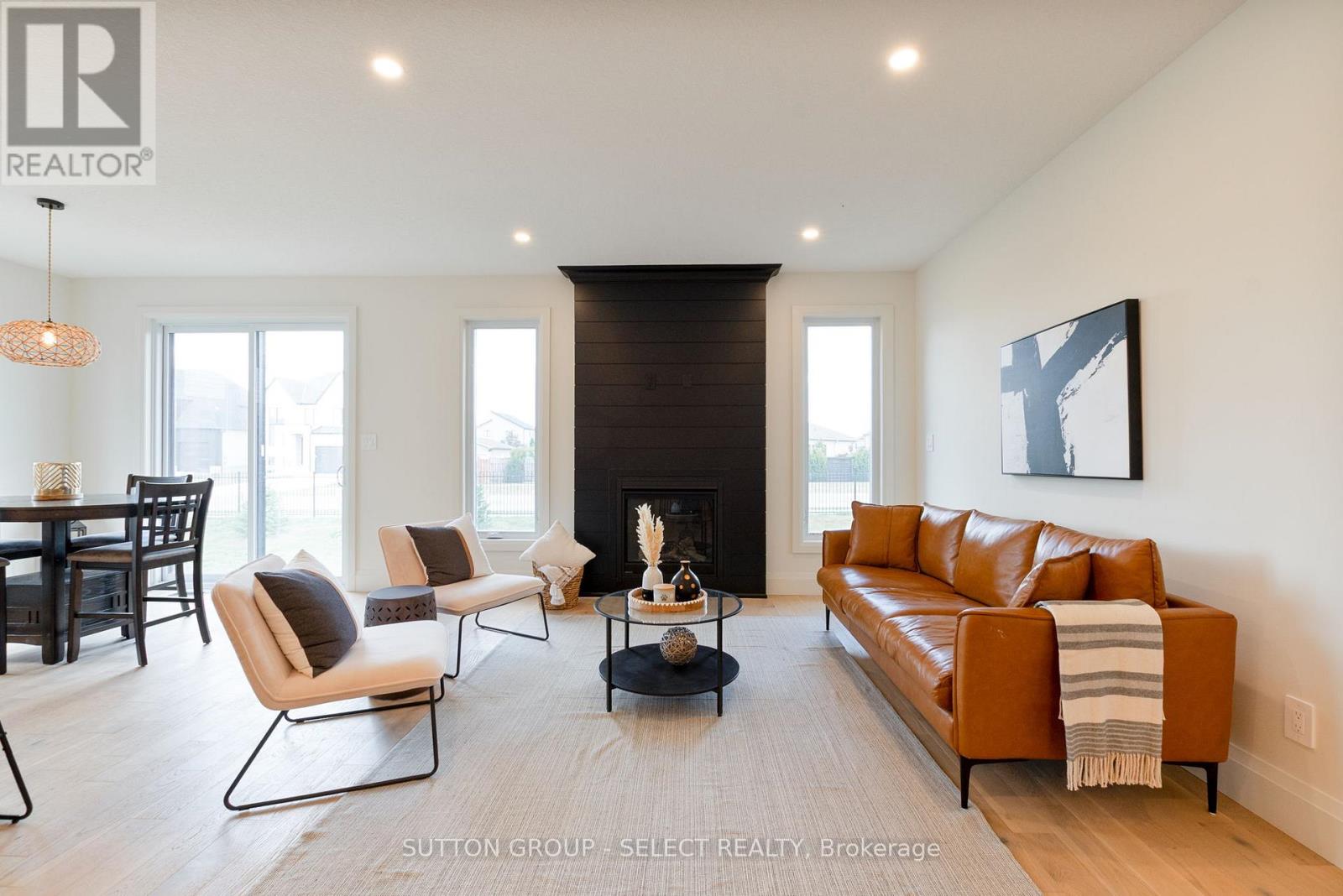 16 KELLY DRIVE - 7