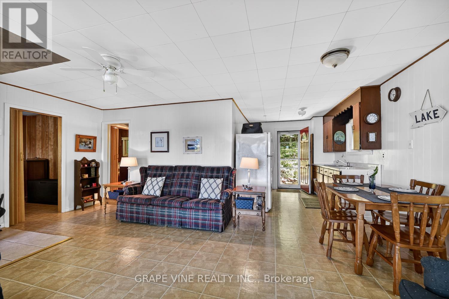 1010 FIREFLY LANE - 10