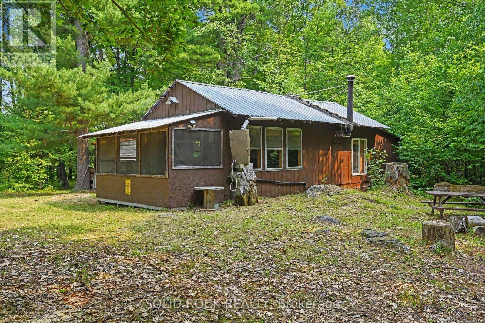 3498 DARLING ROAD N - 12