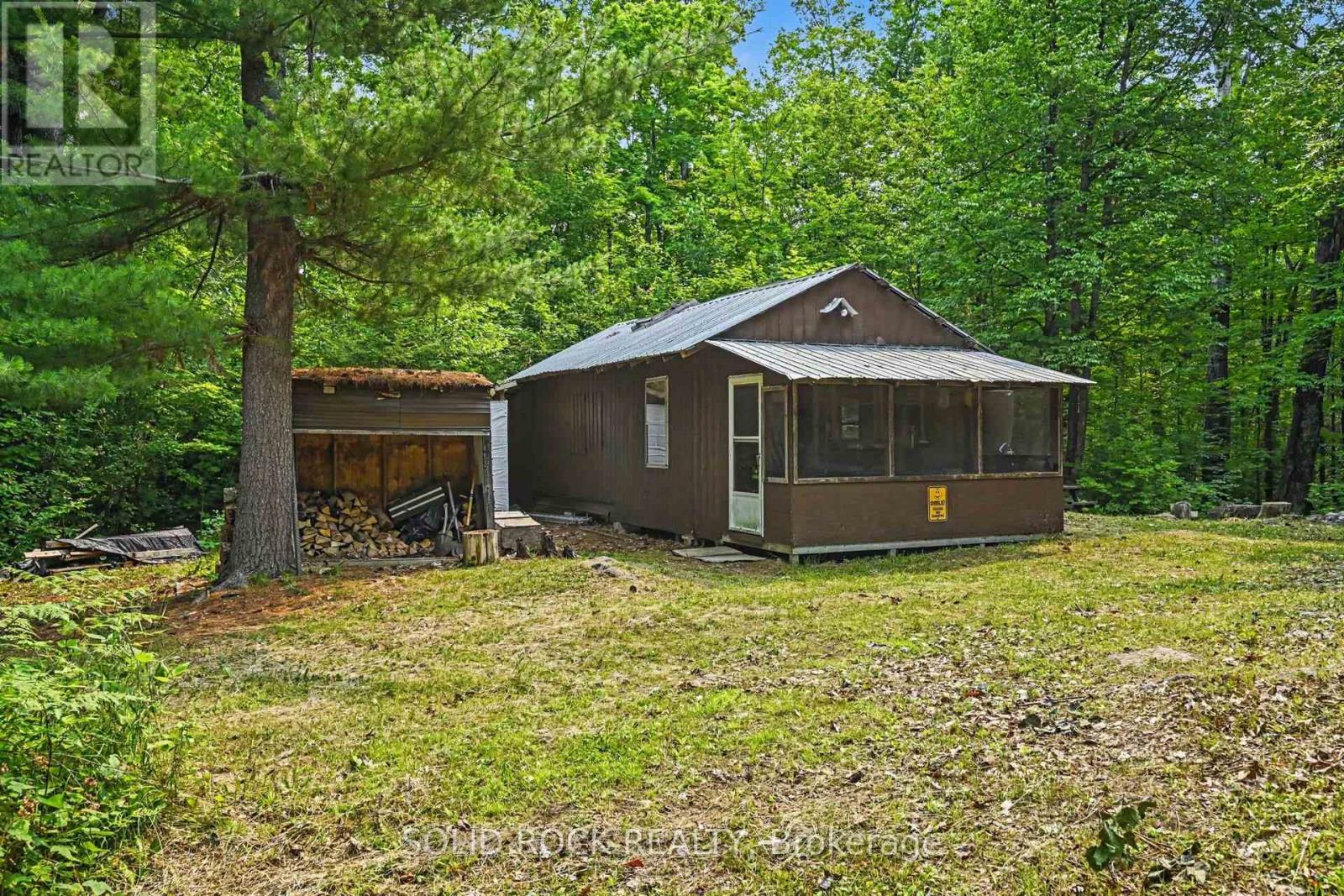 3498 DARLING ROAD N - 3