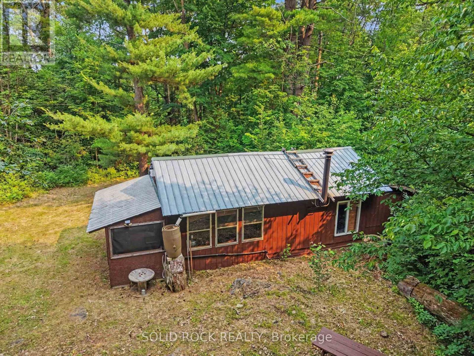 3498 DARLING ROAD N - 4