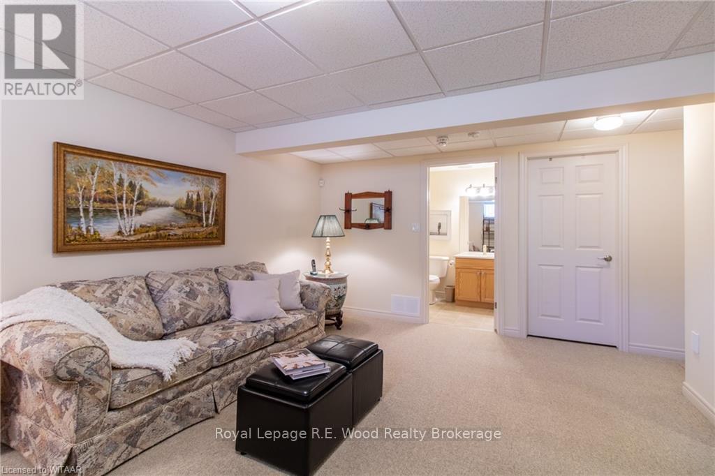 6 ESSELTINE DRIVE - Image 22
