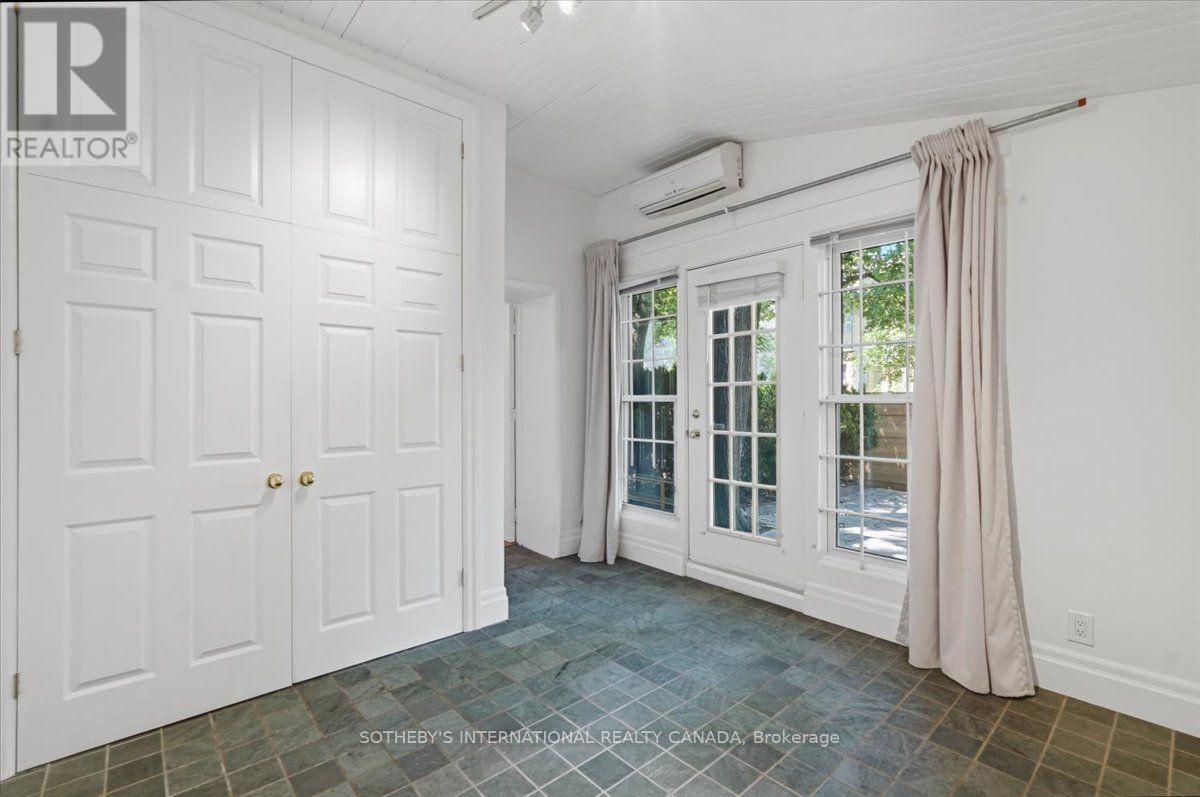 33 ROSE AVENUE - 12