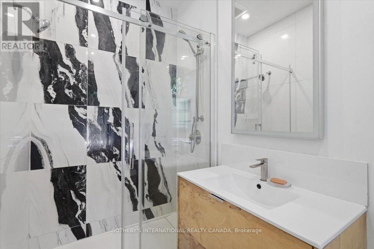 33 ROSE AVENUE - 20