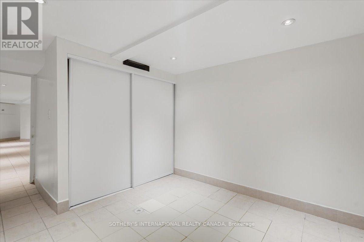 33 ROSE AVENUE - 36