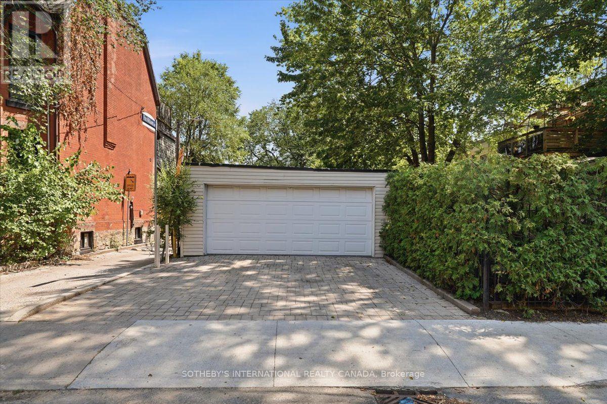 33 ROSE AVENUE - 42