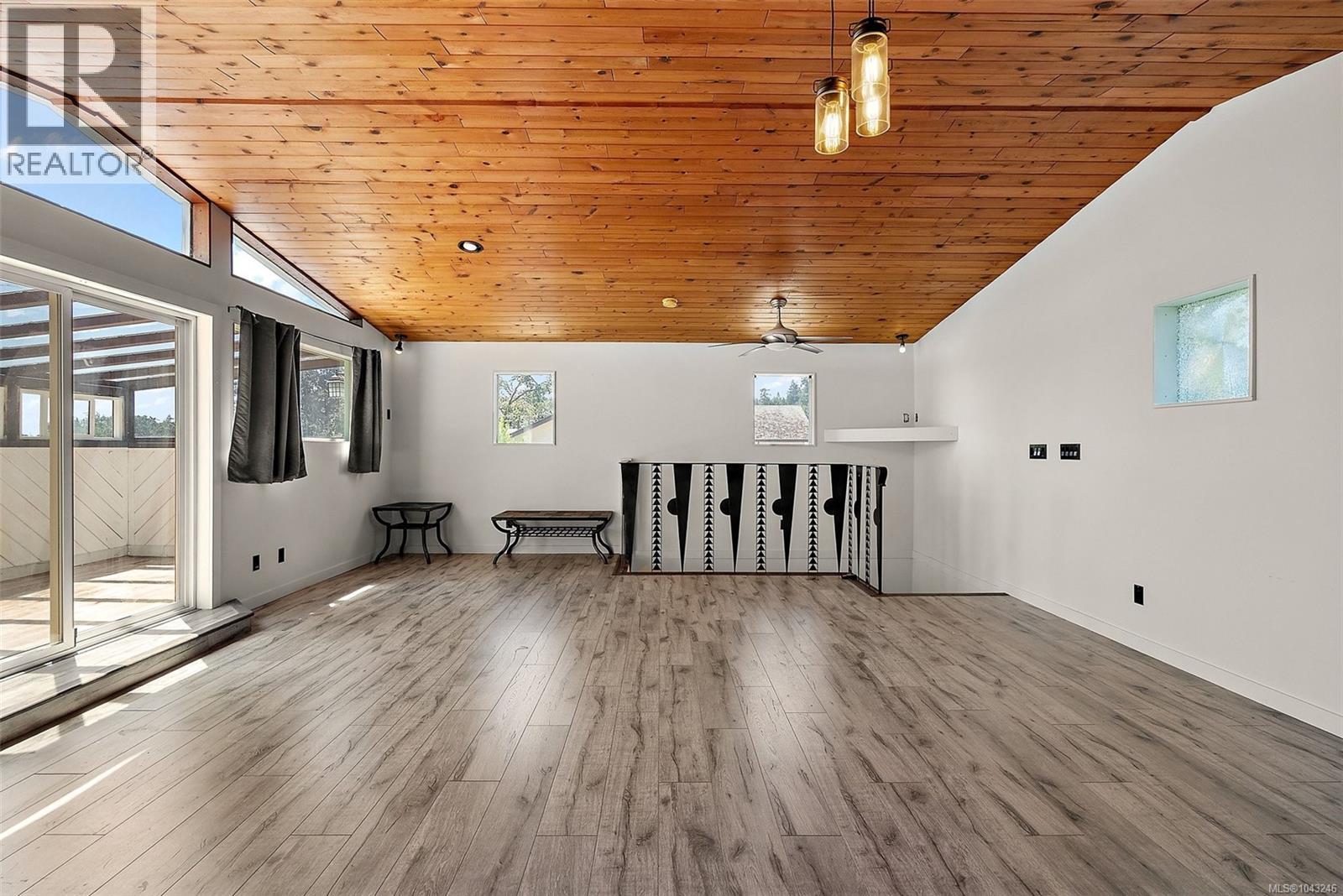  1224 Mariposa Avenue, Saanich