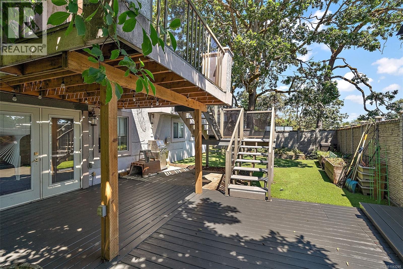  1224 Mariposa Avenue, Saanich