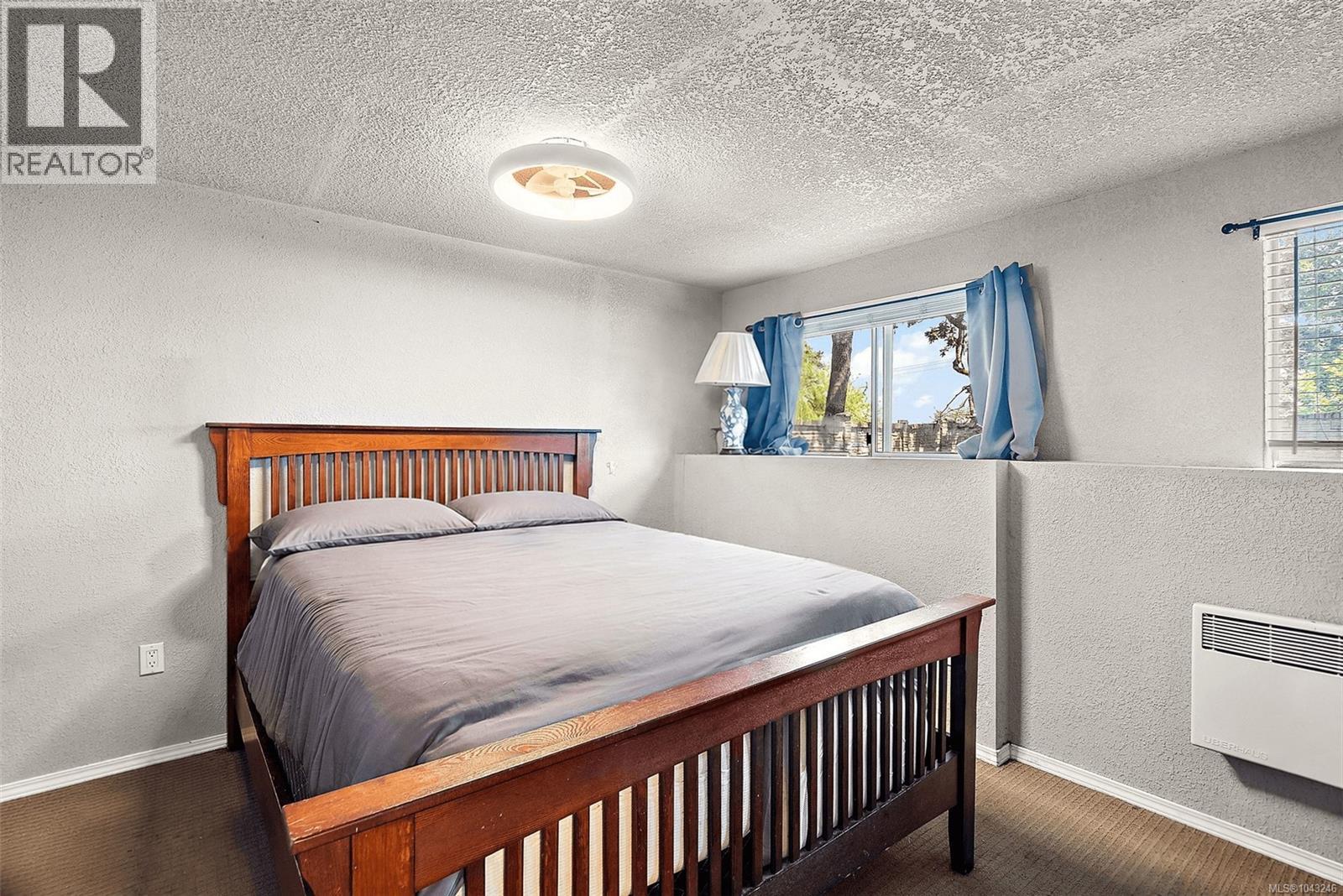  1224 Mariposa Avenue, Saanich