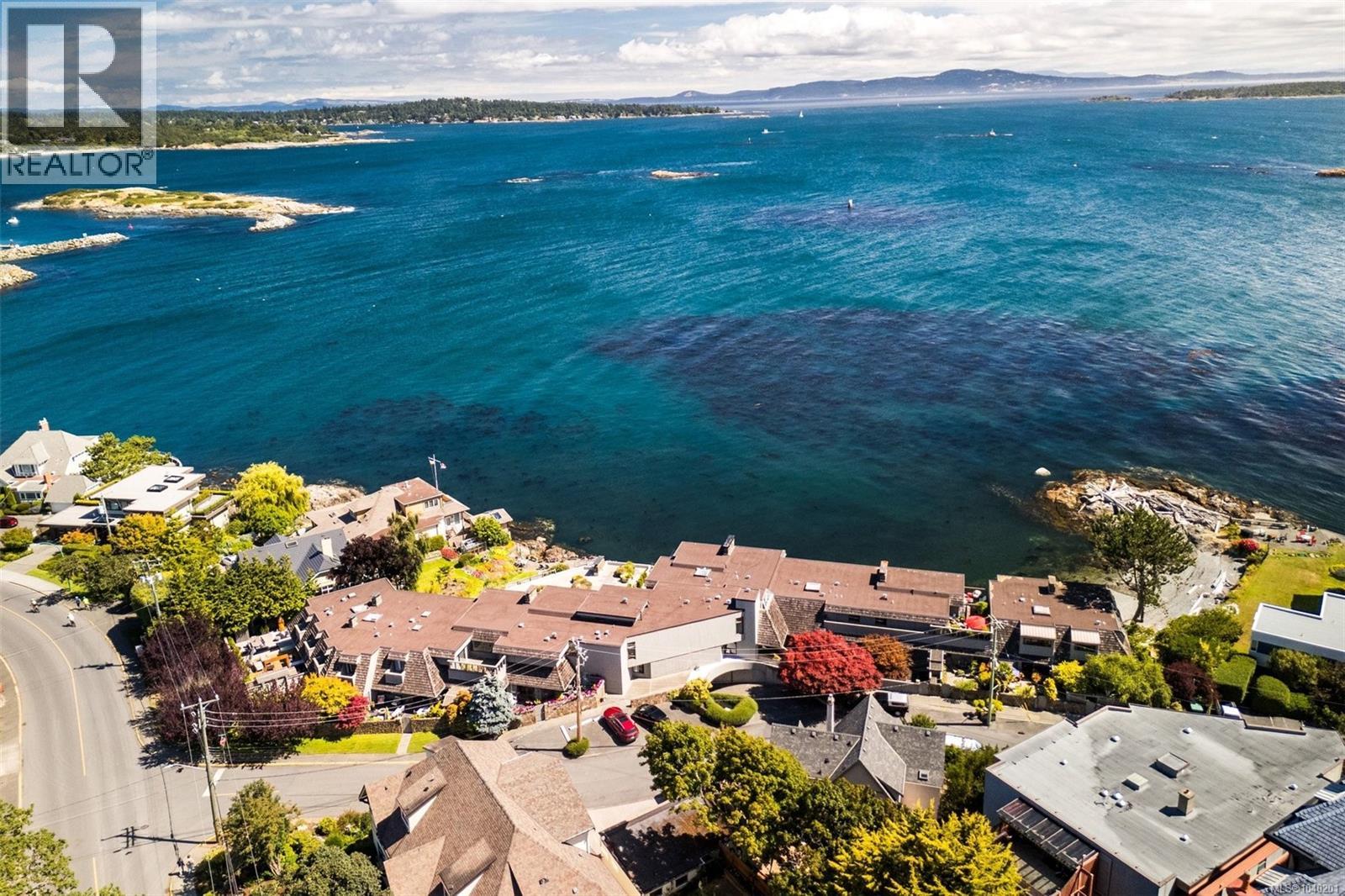 103 1211 Beach Drive, Oak Bay