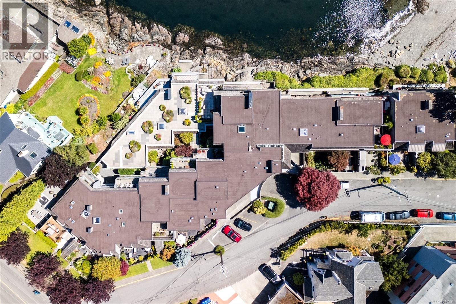 103 1211 Beach Drive, Oak Bay