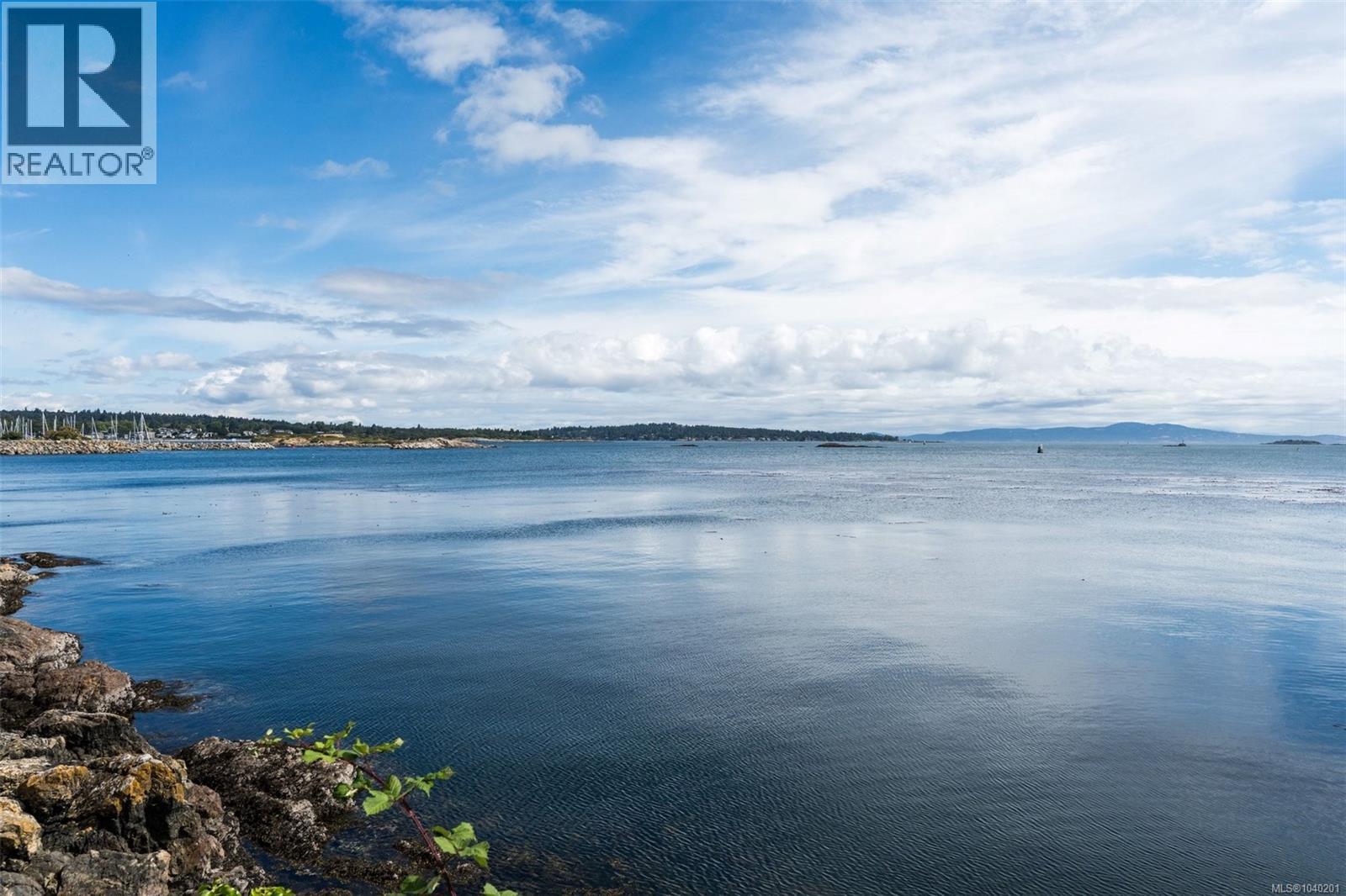 103 1211 Beach Drive, Oak Bay