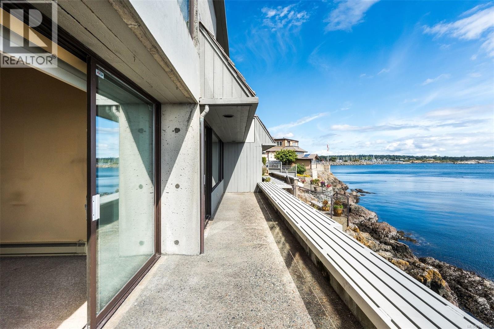 103 1211 Beach Drive, Oak Bay