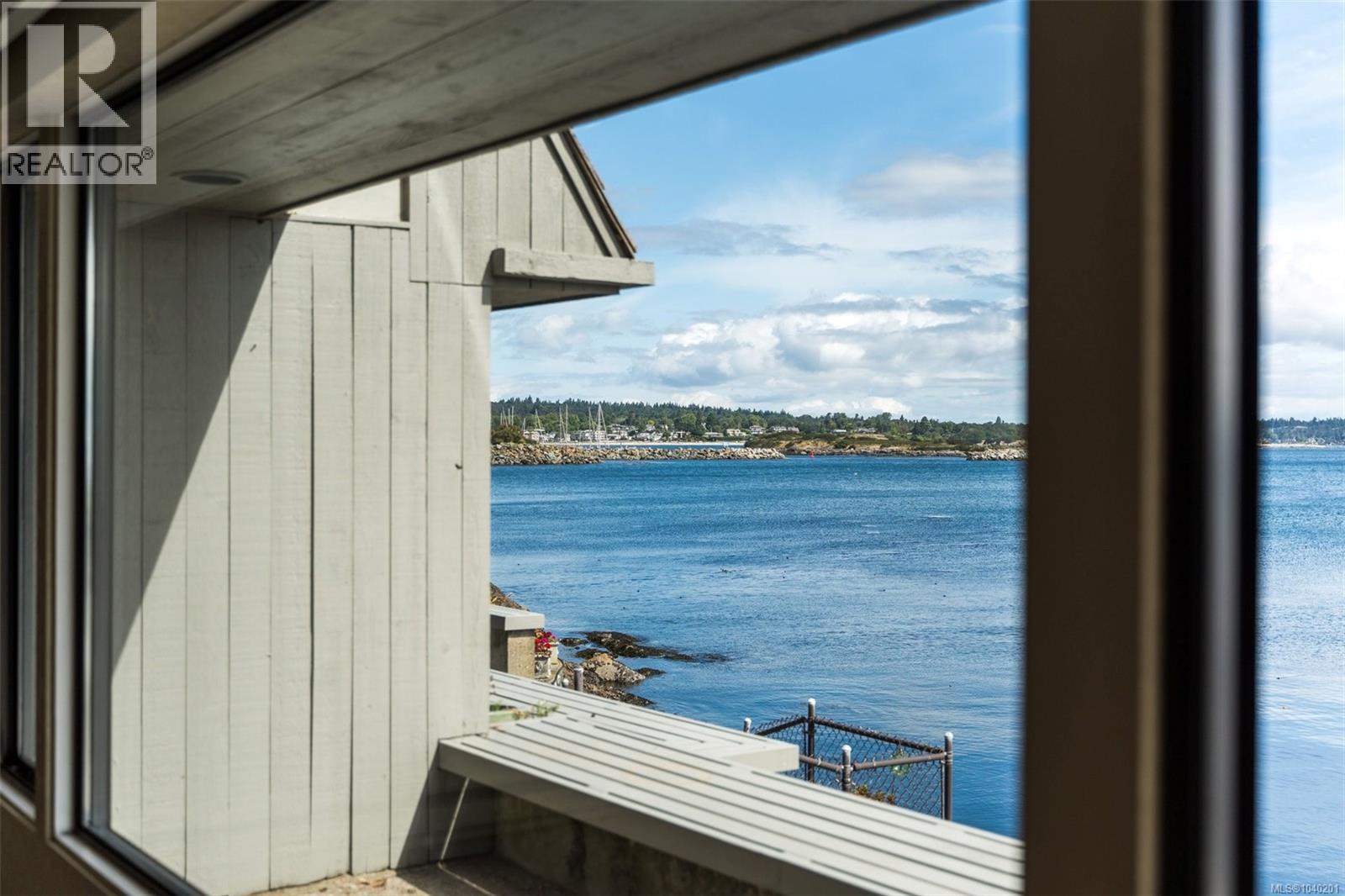 103 1211 Beach Drive, Oak Bay