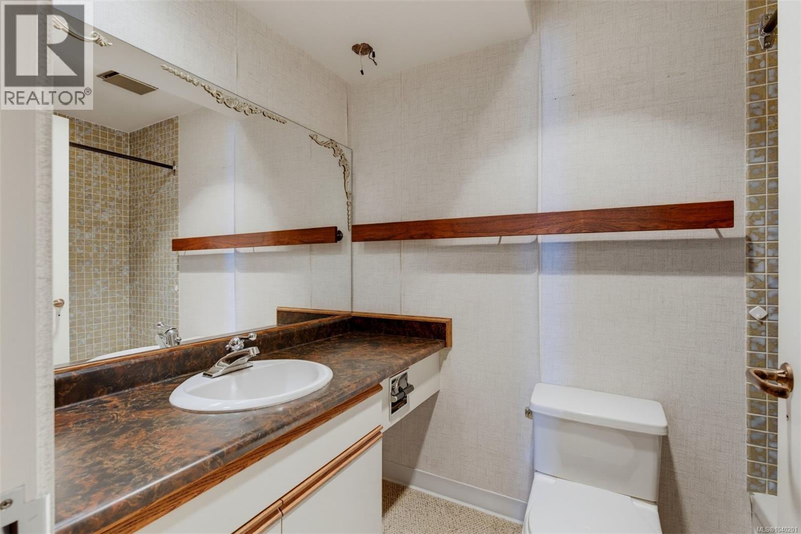 103 1211 Beach Drive, Oak Bay