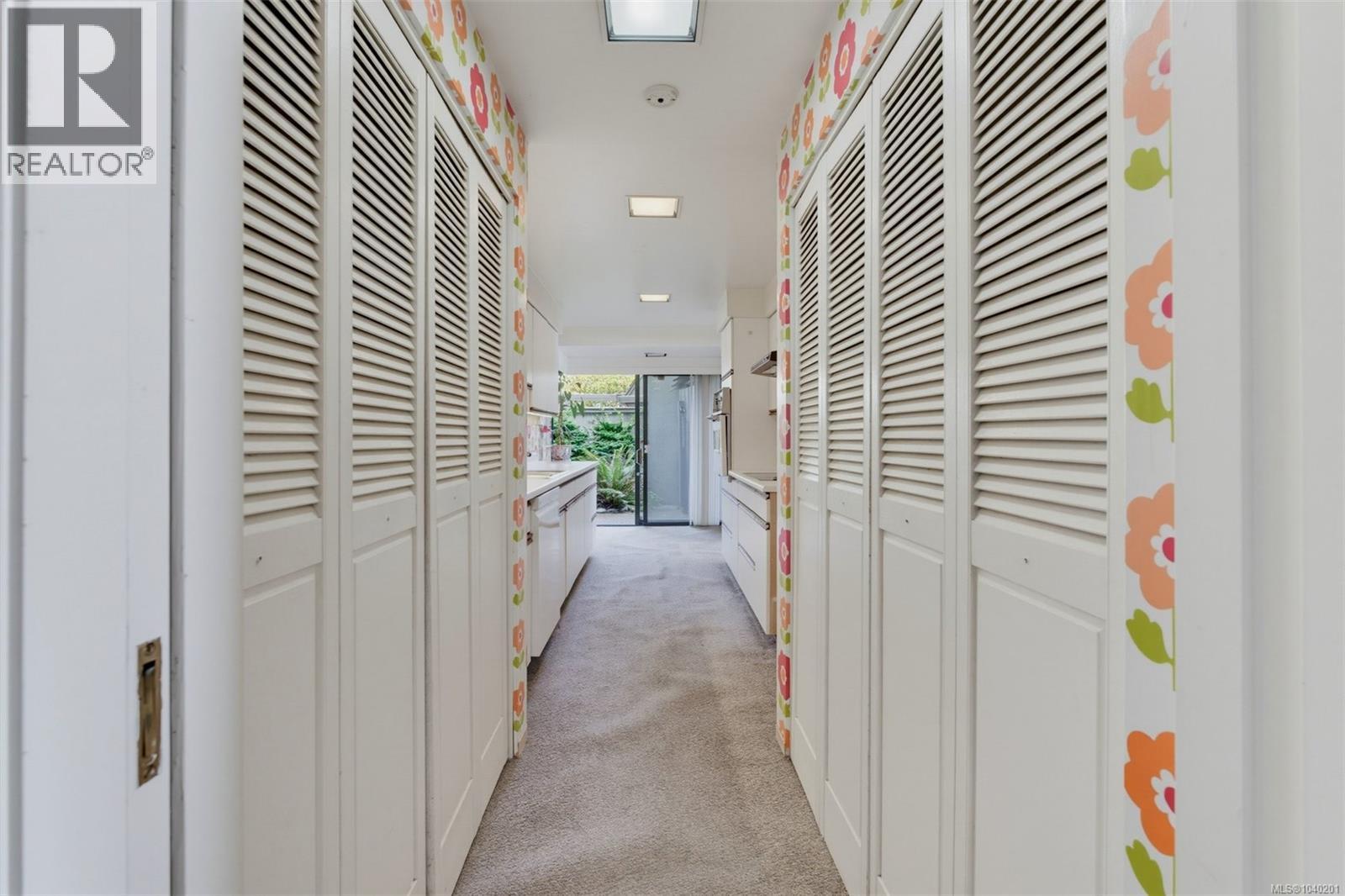 103 1211 Beach Drive, Oak Bay