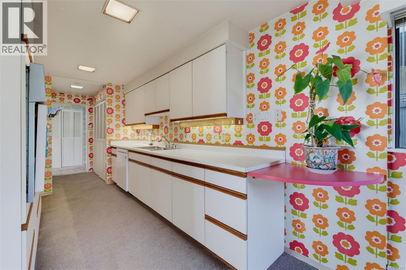 103 1211 Beach Drive, Oak Bay