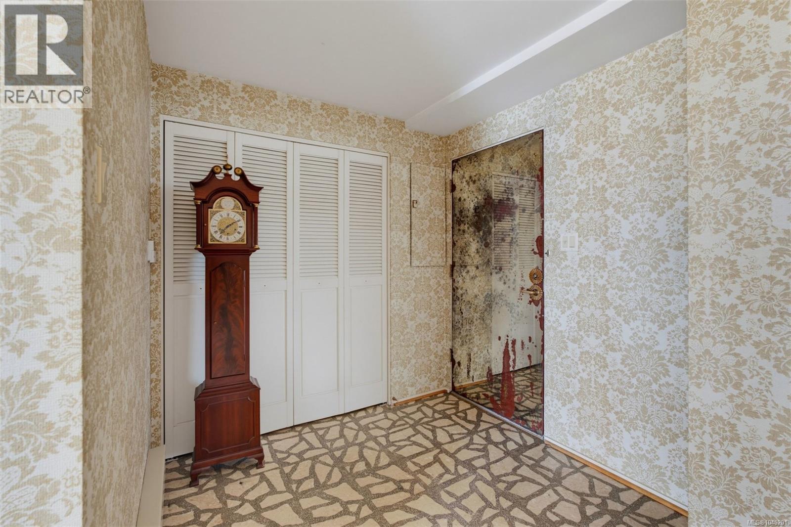 103 1211 Beach Drive, Oak Bay