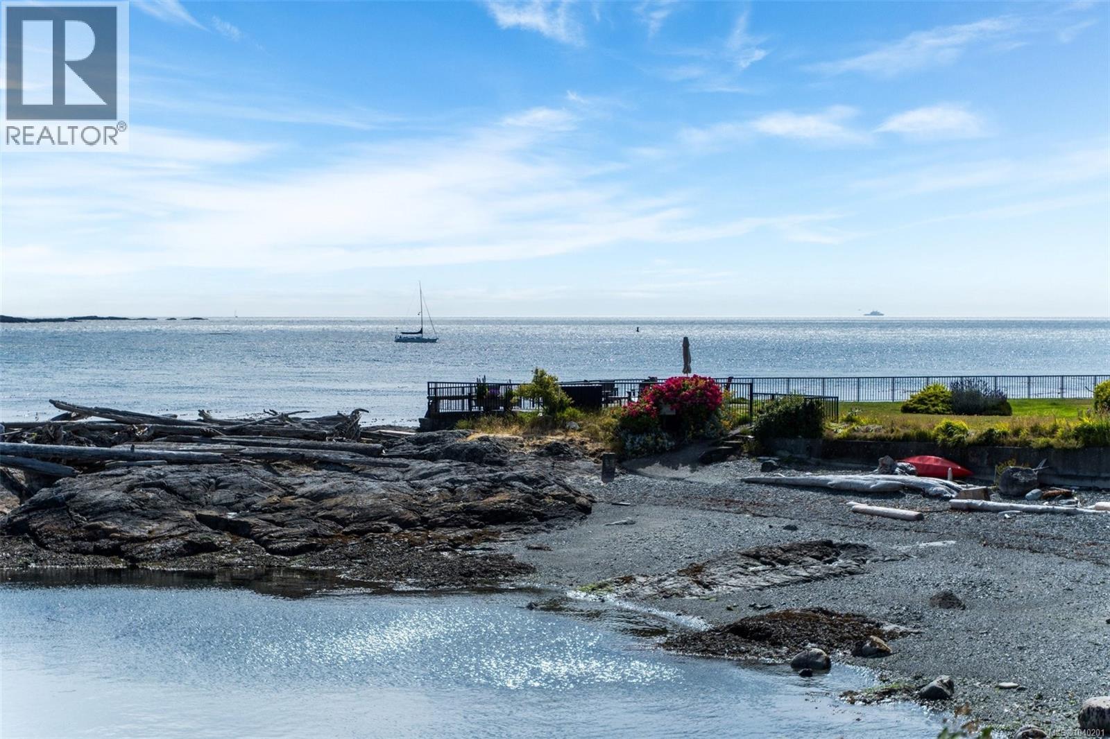 103 1211 Beach Drive, Oak Bay