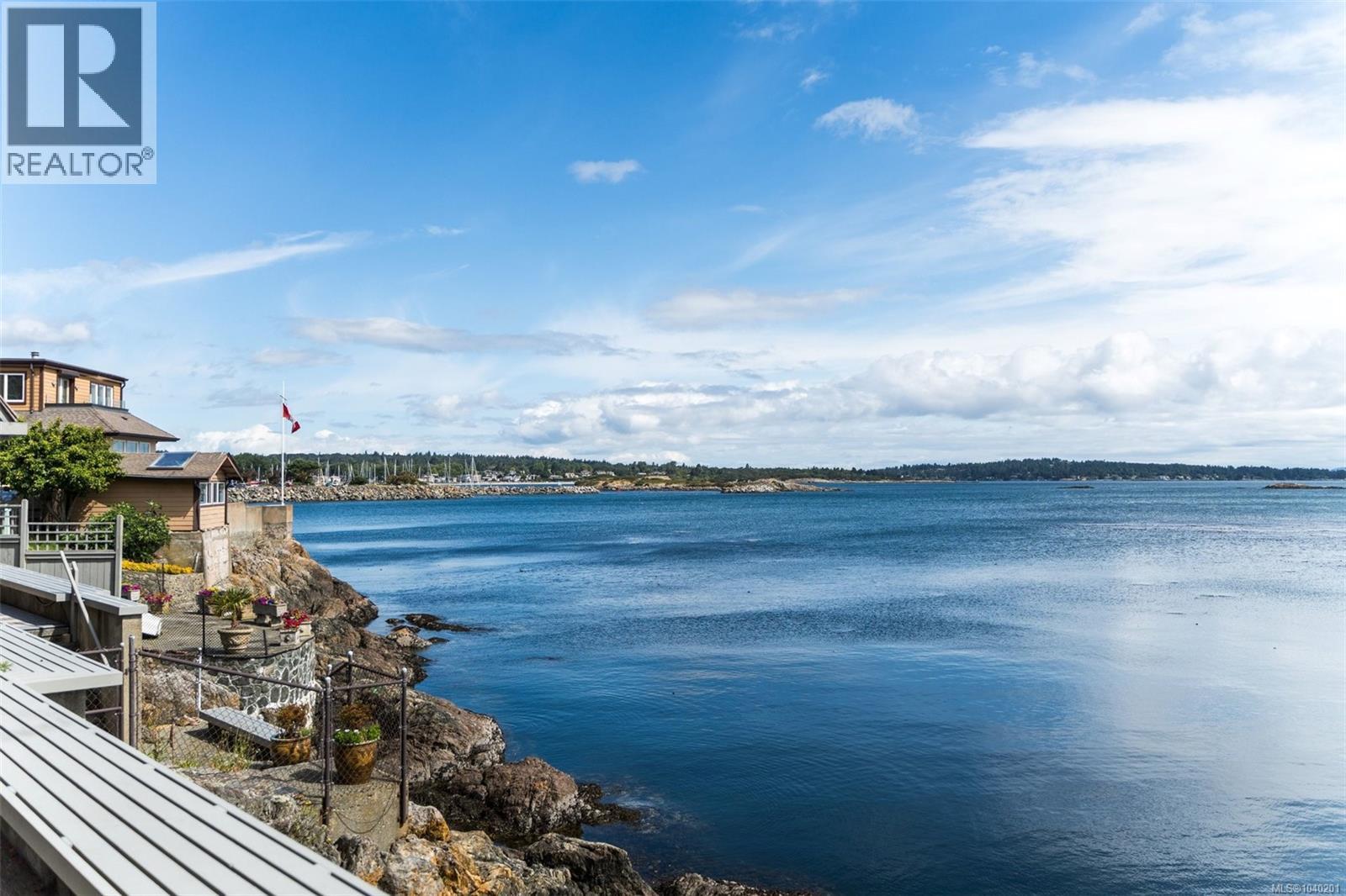 103 1211 Beach Drive, Oak Bay