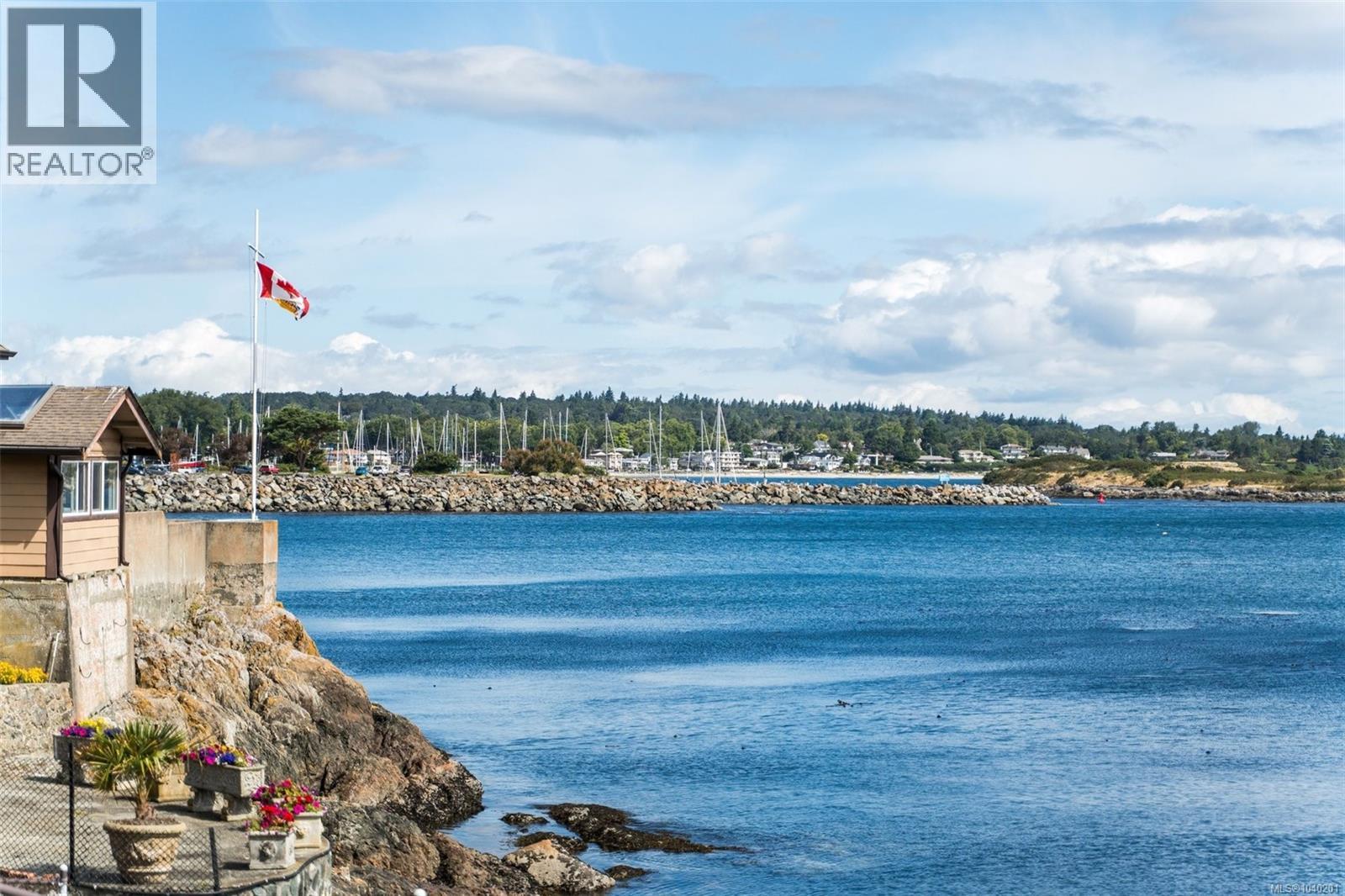 103 1211 Beach Drive, Oak Bay