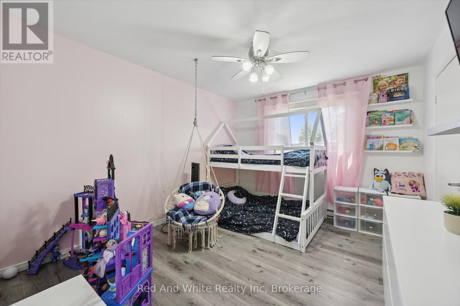 #11 178 GRULKE STREET - 15