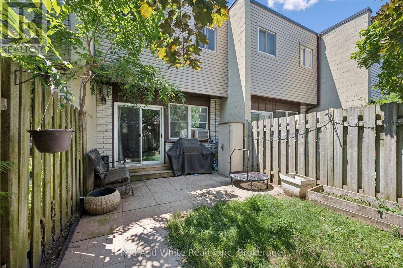 #11 178 GRULKE STREET - 21