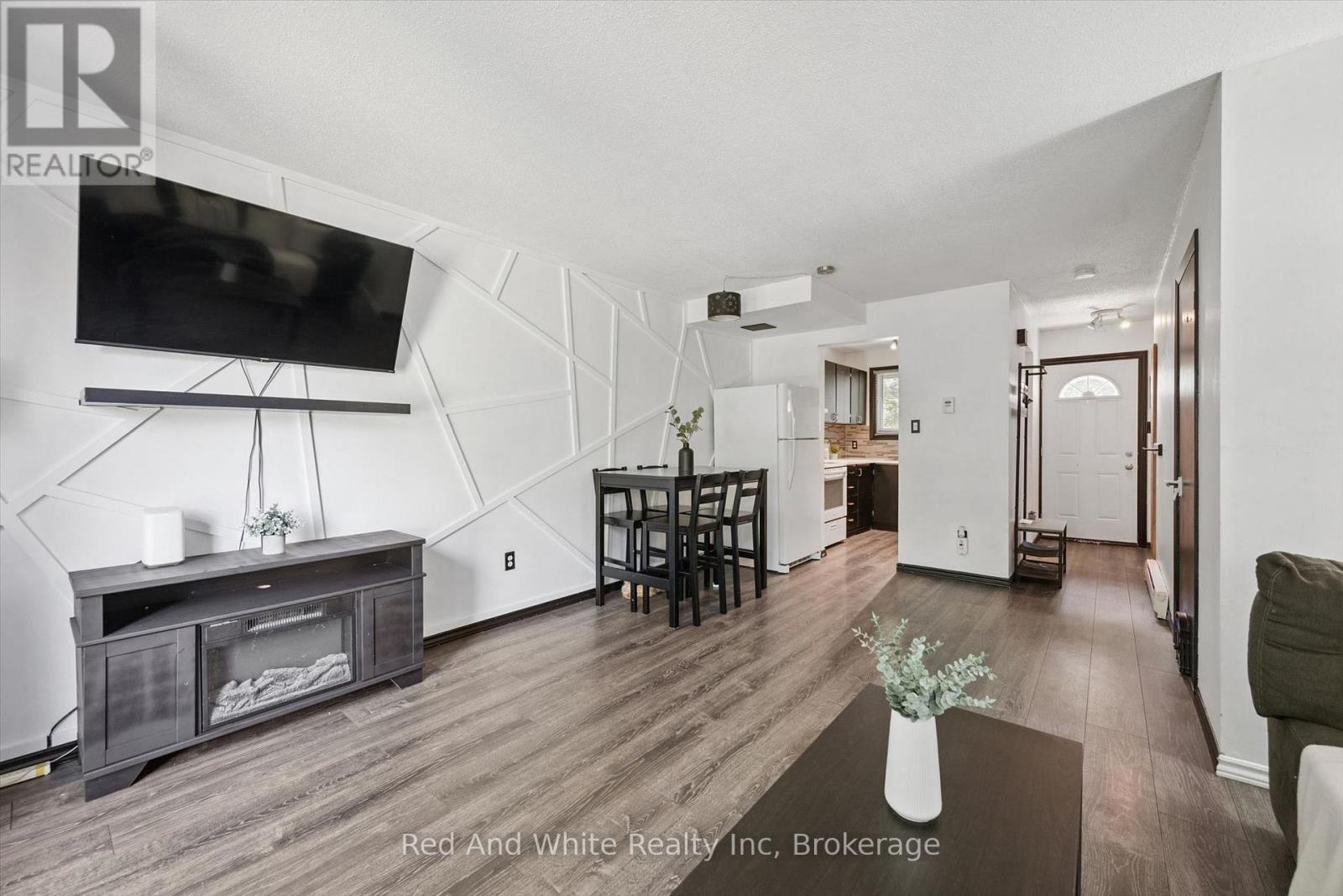#11 178 GRULKE STREET - 9