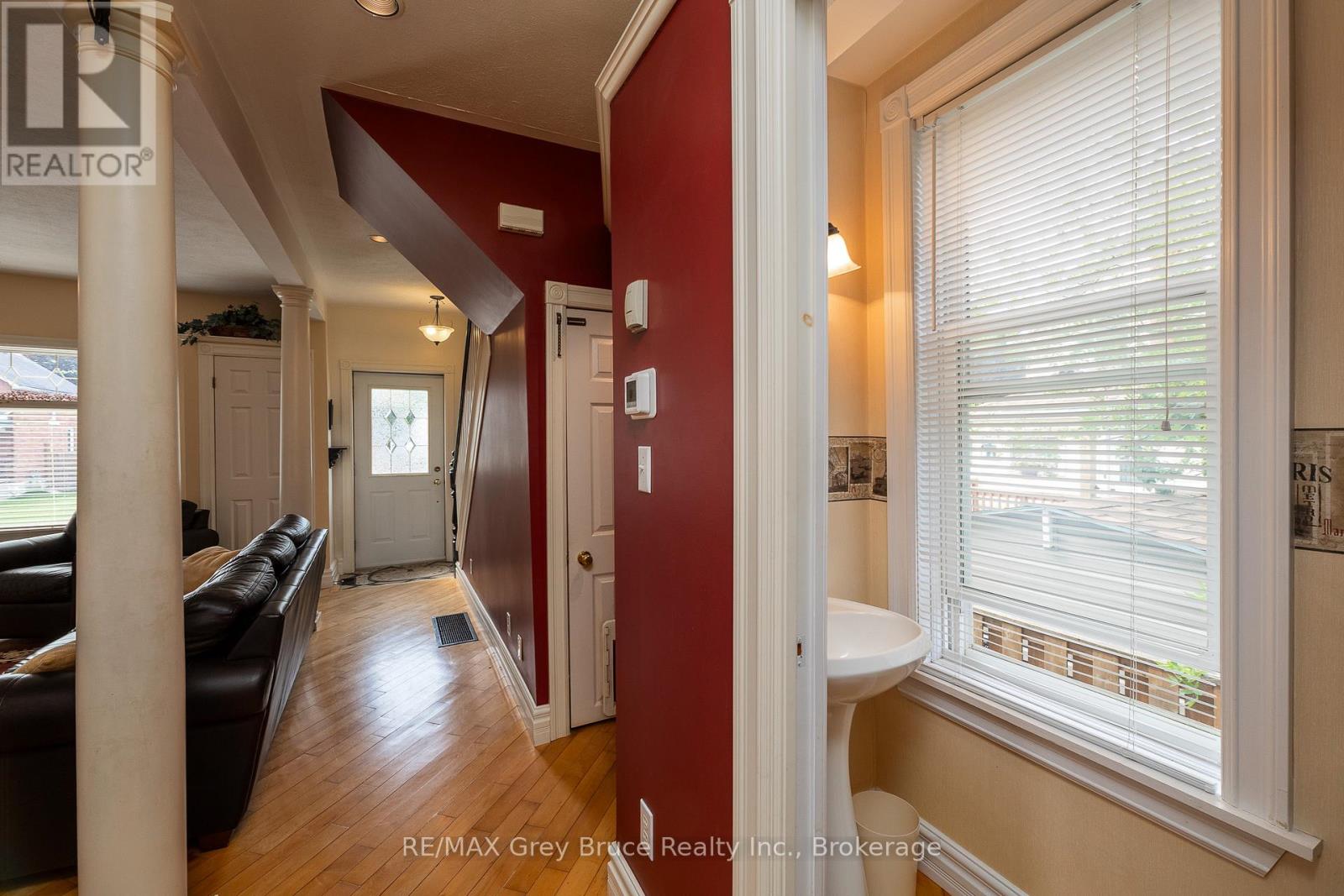 1591 5TH AVENUE W - 11