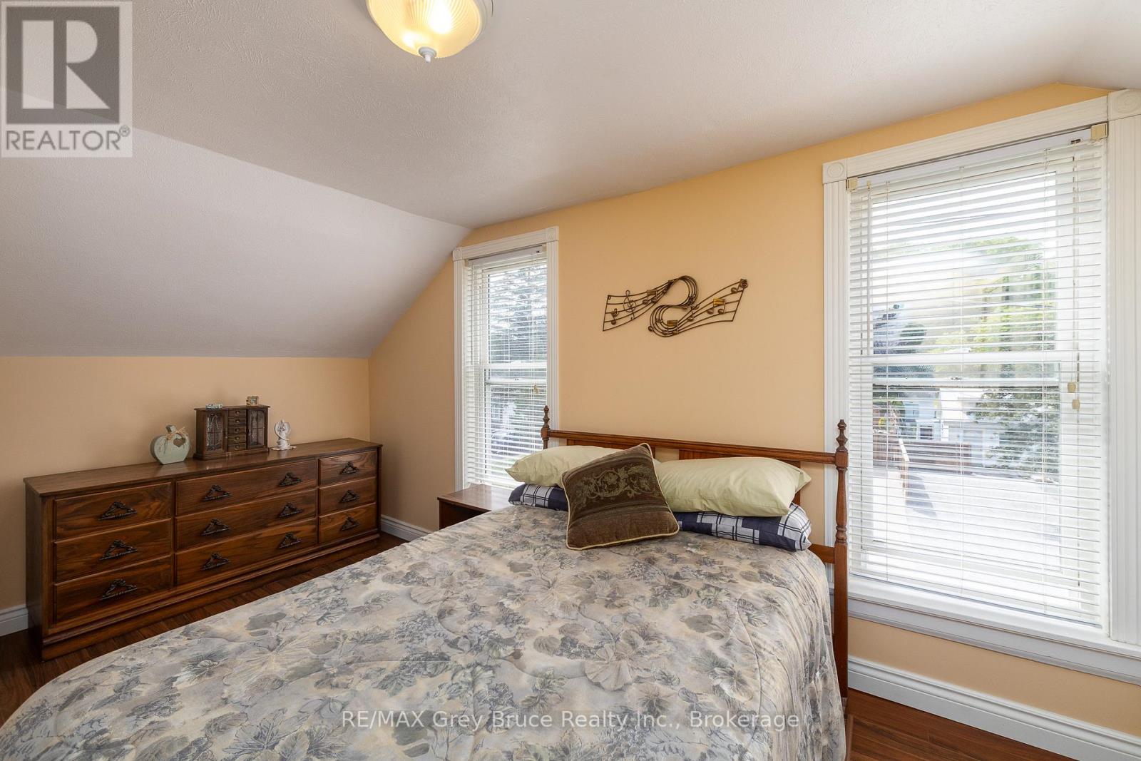 1591 5TH AVENUE W - 18