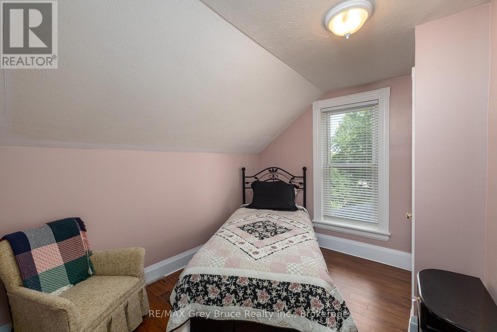 1591 5TH AVENUE W - 20