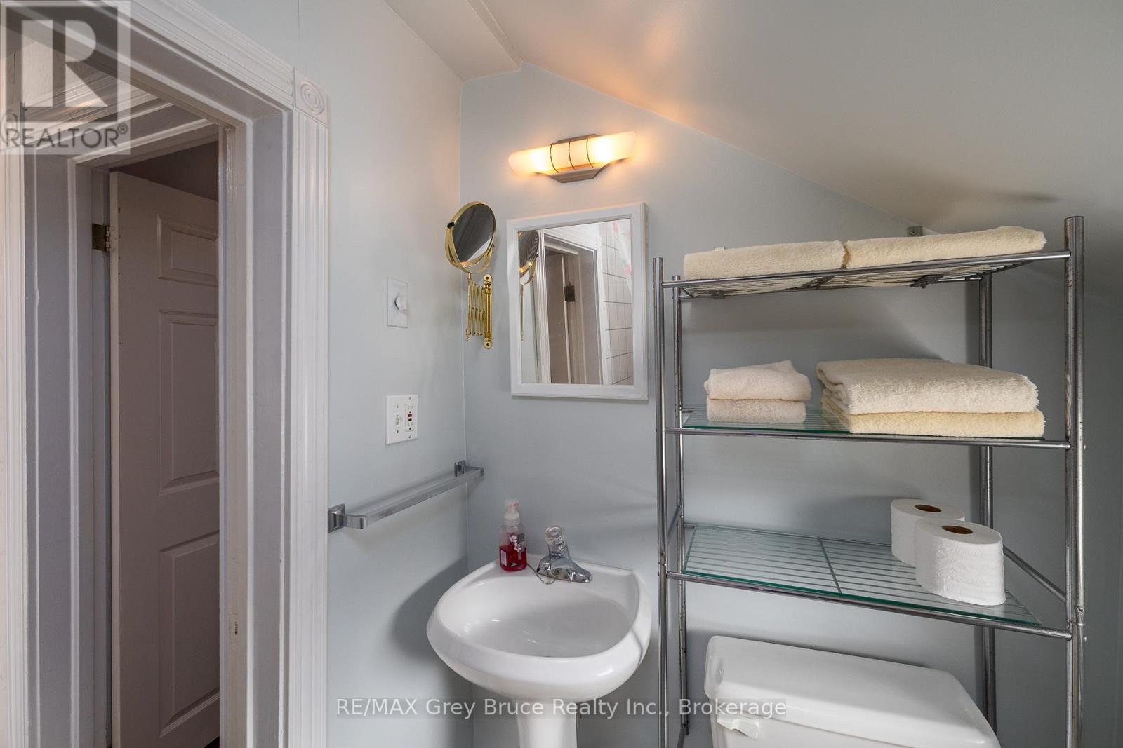1591 5TH AVENUE W - 22