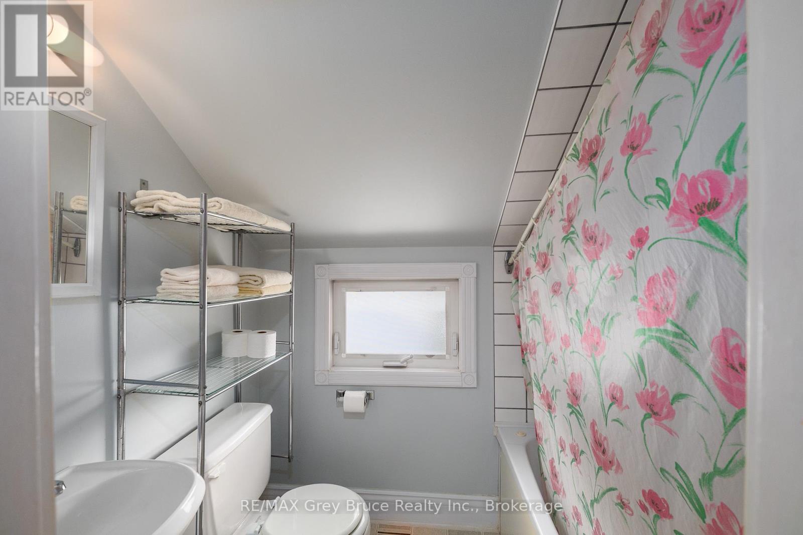1591 5TH AVENUE W - 23