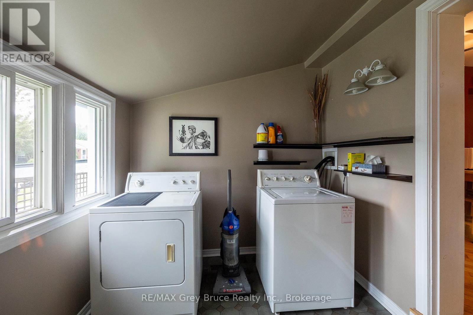 1591 5TH AVENUE W - 25