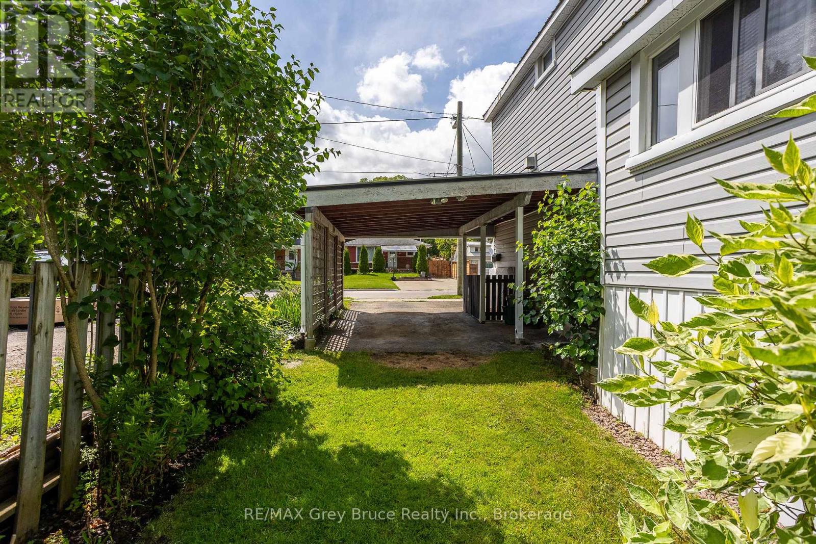 1591 5TH AVENUE W - 26