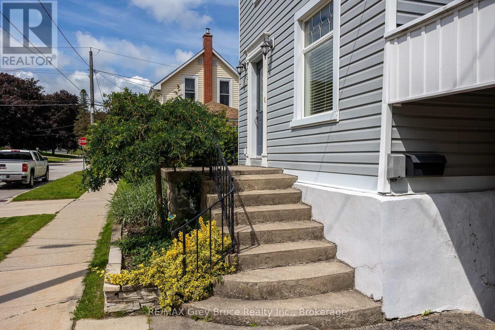 1591 5TH AVENUE W - 4