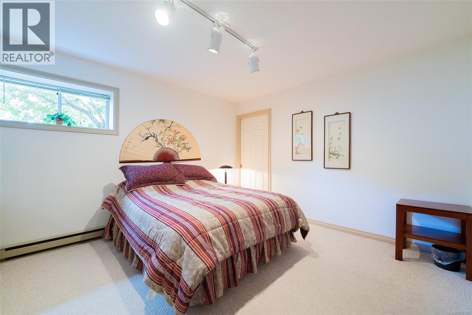 5056 Vista View Cres - 32