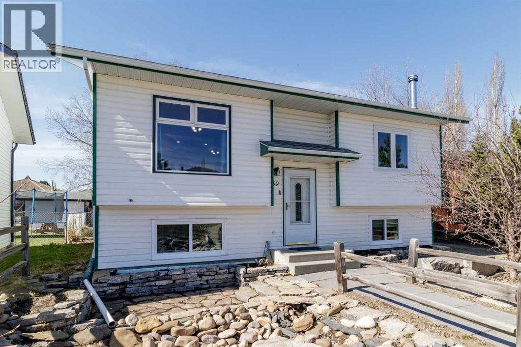 39 Cedar Crescent - 1