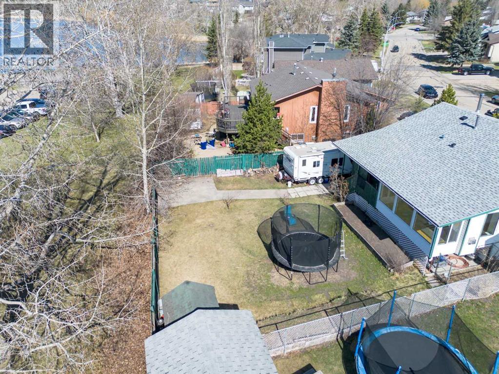 39 Cedar Crescent - 37