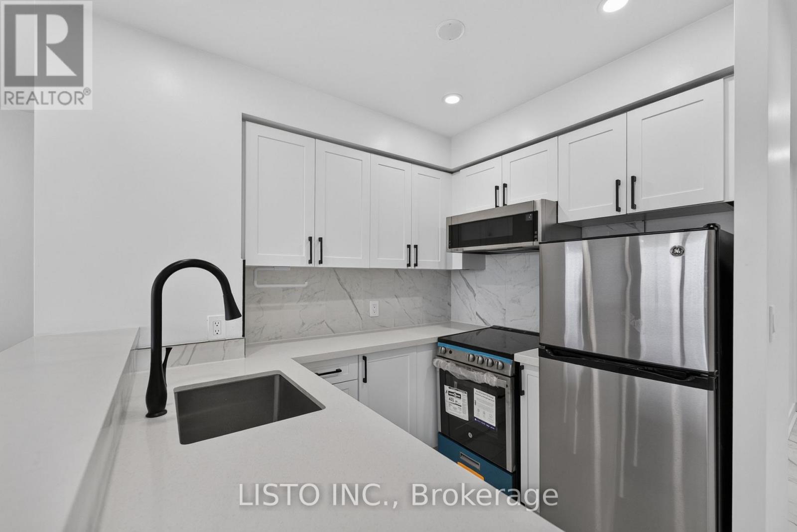 #3515 38 LEE CENTRE DRIVE - 11